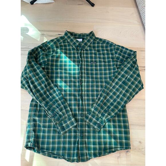 Columbia Men's Button Down Shirt Size Medium Green Plaid Casual Cotton - Picture 1 of 6